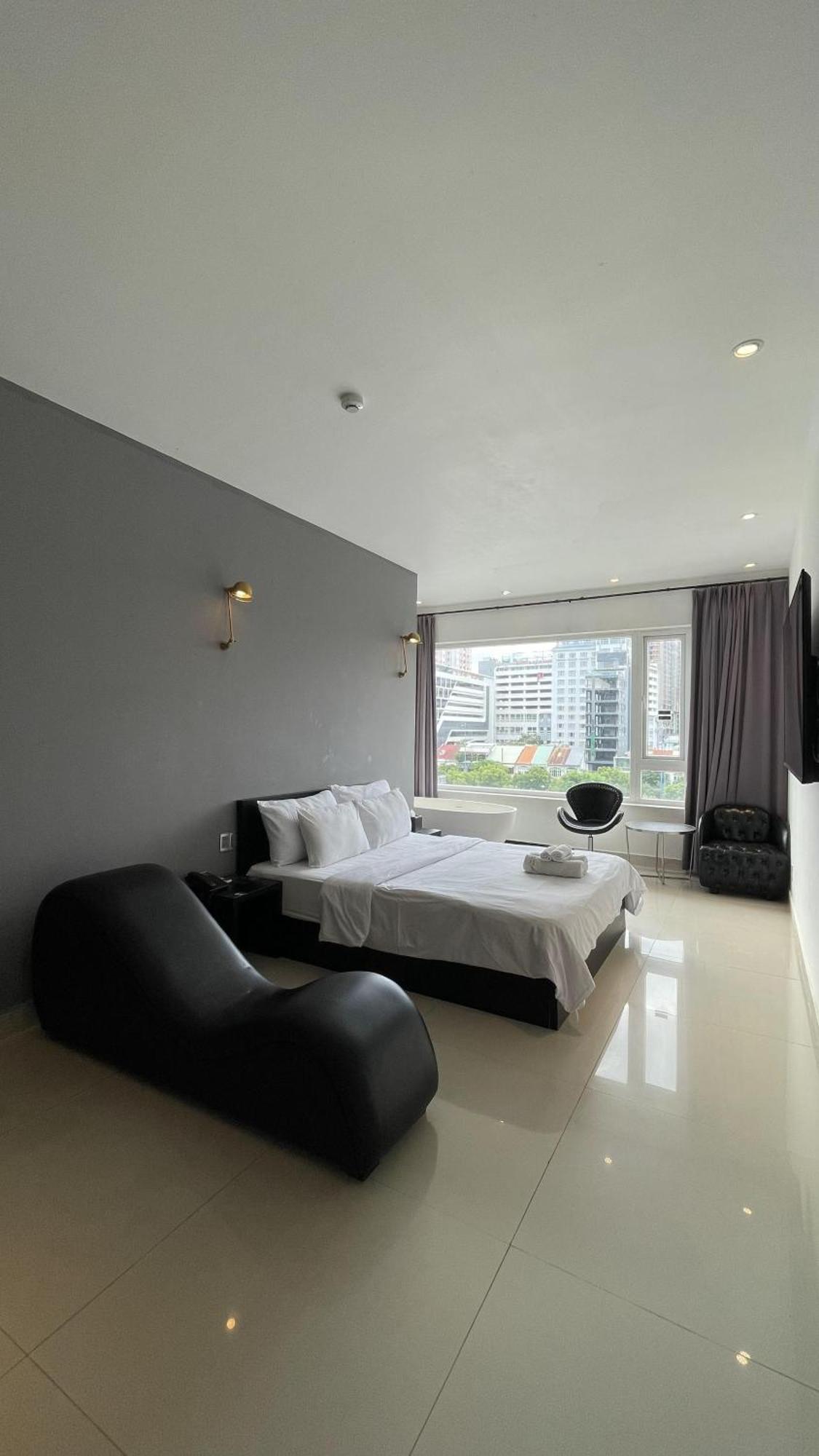 A In Hotel Riverside Ho Chi Minh City Exterior photo